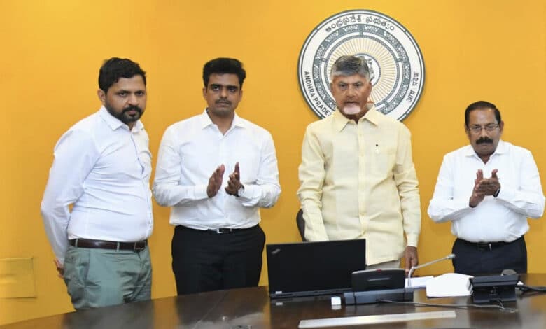 اے پی کے وزیر اعلیٰ چندرابابو نائیڈو نے آندھرا پردیش ڈرون مارٹ پورٹل کا افتتاح کیا