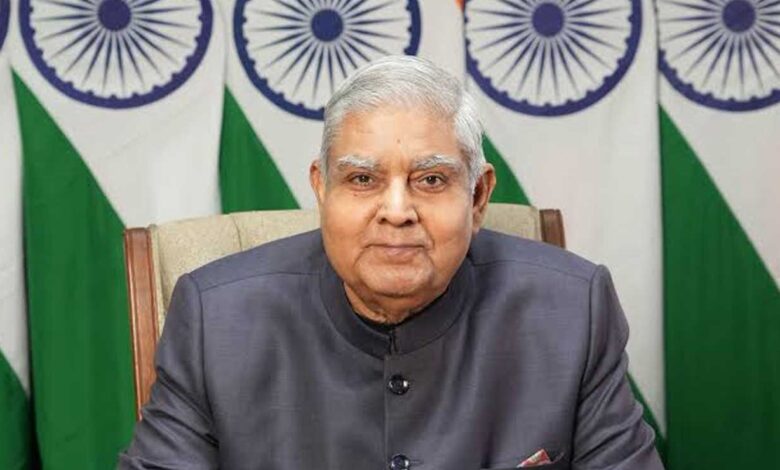 وزیر اعظم کو دھنکھڑ کو منانے کی پہل کریں: کانگریس