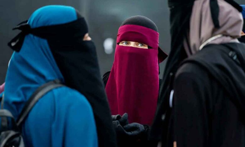 قازقستان میں حجاب پر مکمل پابندی لگادی گئی