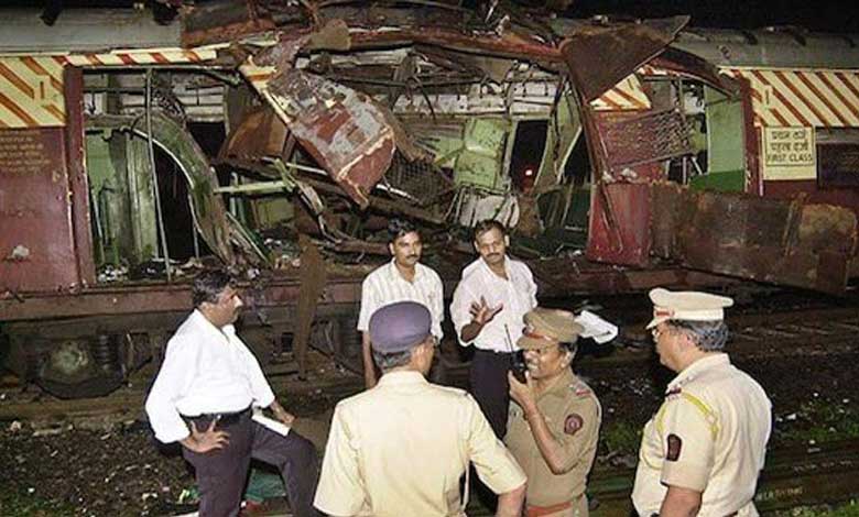 ممبئی ٹرین بم دھماکے۔ 19 سال بعد تمام 12 مسلم نوجوان بری