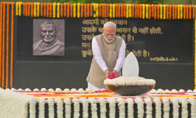 مودی نے واجپئی کو ان کی برسی پر خراج عقیدت پیش کیا