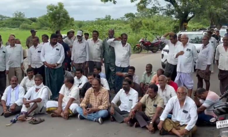 تلنگانہ کے مامنور ایرپورٹ کے لئے اراضی کے معاوضہ کیلئے کسانوں کا احتجاج، ٹریفک معطل