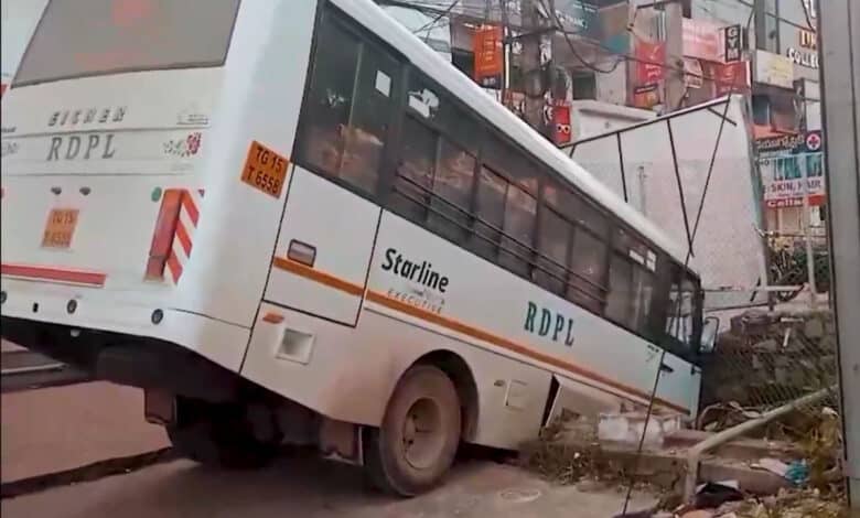 حیدرآباد میں پرائیویٹ بس کی موٹر سائیکل کو ٹکر