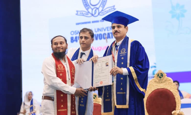 ساجد معراج کو عثمانیہ یونیورسٹی کے وائس چانسلر کے ہاتھوں ڈاکٹریٹ کی ڈگری