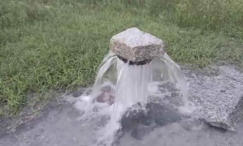 تلنگانہ کے ظہیرآباد میں بورویلوں سے خود بخود پانی نکلنے لگا