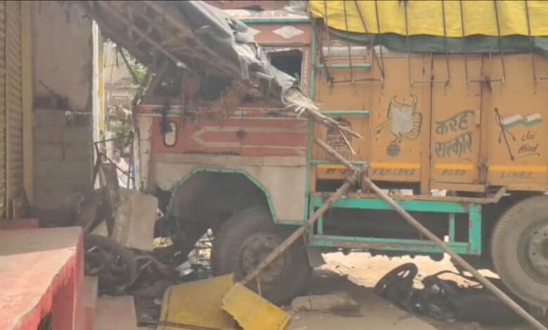 یادادر یبھونگیر کے جگدیو پور چوراہے پر خوفناک سڑک حادثہ – ایک کی موت، دو زخمی