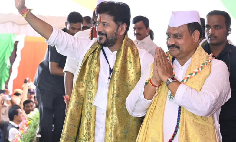 وزیراعلی تلنگانہ سے صدر پی سی سی مہیش کمارگوڑکی ملاقات