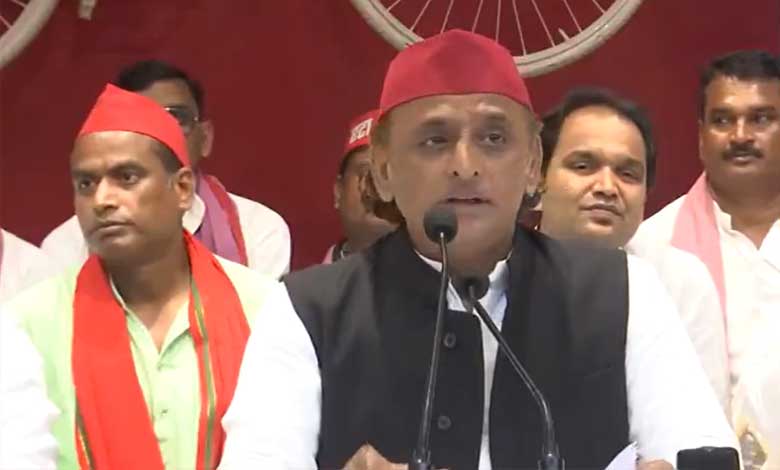 بی جے پی قائدین کو فلکیات سے زیادہ نجومیات پر بھروسہ: اکھلیش