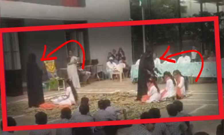 یومِ آزادی پر متنازعہ ڈرامہ، مسلم لڑکیوں کو برقعہ میں دہشت گرد دکھایا گیا
