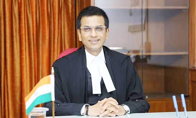 سابق چیف جسٹس ڈی وائی چندرچوڑ نے سرکاری بنگلہ خالی کردیا