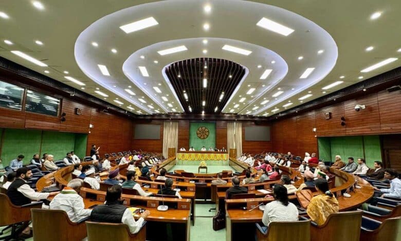 راجیہ سبھا میں اپوزیشن کا ہنگامہ جاری، ایوان کی کارروائی دن بھر کے لیے ملتوی