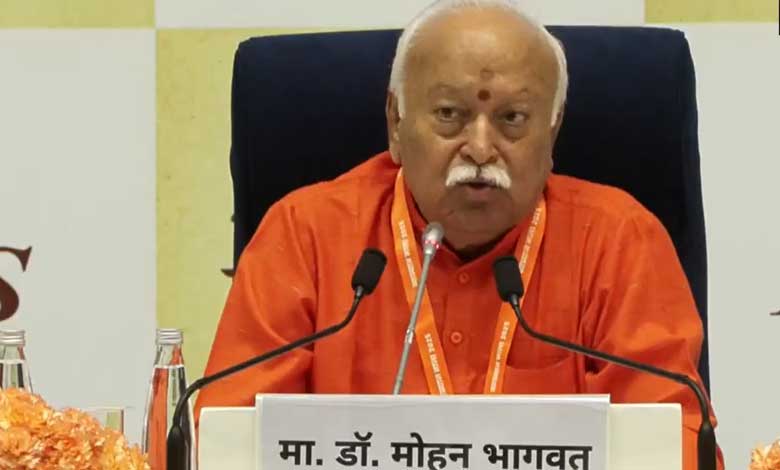 مسلمانوں کو روزگار دو، غیر قانونی تارکین کو نہیں: آر ایس ایس سربراہ موہن بھاگوت