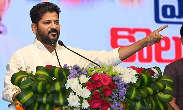 قدیم عمارتوں سے عوام کو محفوظ مقامات منتقل کرنے ریونت ریڈی کا زور