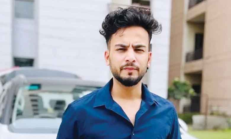 یوٹیوبر ایلوش یادو کے مکان پر فائرنگ