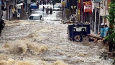 آندھراپردیش کی پینا ندی میں اچانک پانی آنے سے 17 نوجوان پھنس گئے