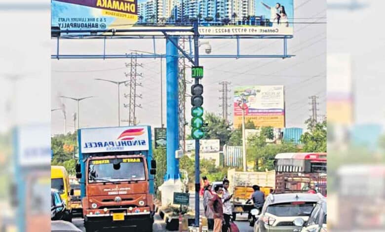 تلنگانہ: ٹریفک قواعد کا پتہ چلانے تلنگانہ کی سڑکوں پر جدید اے آئی کیمروں کی تنصیب