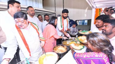 حیدرآباد میں پانچ روپئے میں کھانا فراہم کرنے والی کینٹینوں کا افتتاح