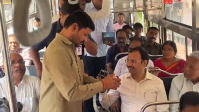 سجنار نے منیجنگ ڈائرکٹر تلنگانہ آرٹی سی کی معیاد کے آخری دن عام مسافر کی طرح بس میں سفر کیا