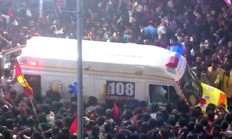 کرور بھگدڑ سانحہ: اے آئی اے ڈی ایم کے اور پی ایم کے کا سی بی آئی تحقیقات کا مطالبہ