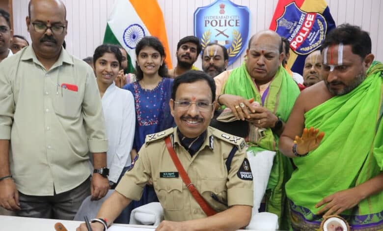 وی سی سجنار نے کمشنرپولیس حیدرآباد کی ذمہ داری سنبھال لی