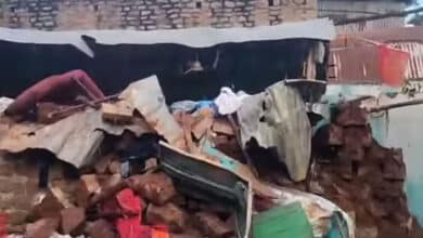 اے پی: دیوار گرنے سے باپ اوربیٹا ہلاک