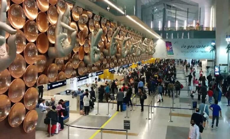 غیر ملکی مسافروں کے لیے ای ارائیول کارڈ کی سہولت بدھ سے دہلی ایئرپورٹ پر دستیاب ہوگی