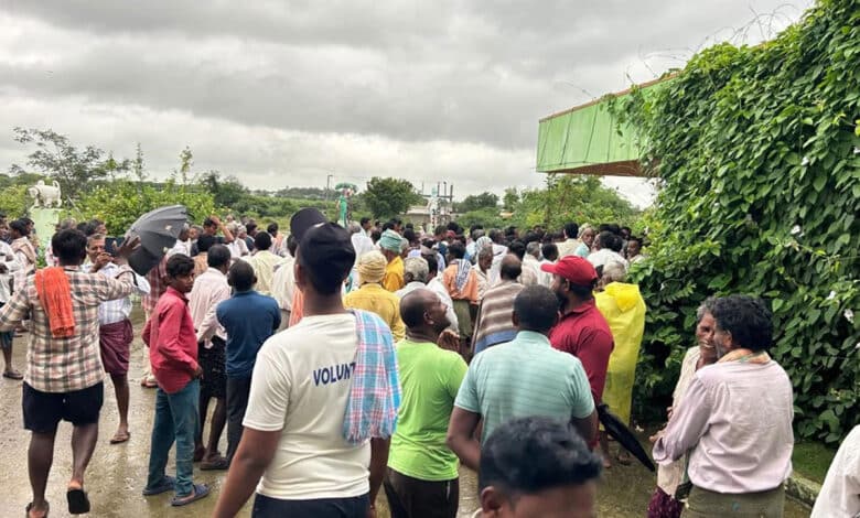 تلنگانہ کے اضلاع میں یوریا کیلئے کسانوں کومشکل صورتحال کا سامنا