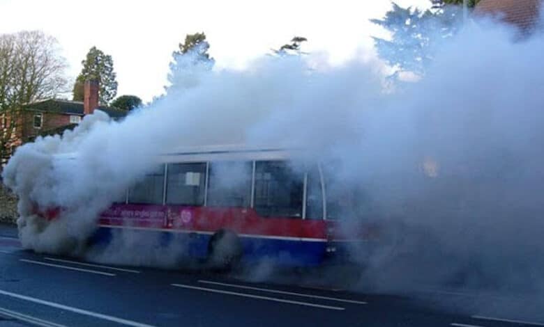 تلنگانہ: چلتی بس میں اچانک دھواں نکلنے سے مسافرین خوفزدہ