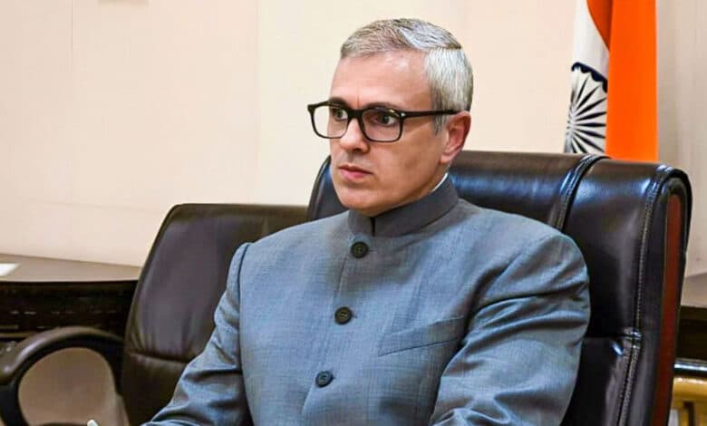 عمر عبداللہ کی یوم اساتذہ کے موقع پر اساتذہ کو مبارکباد