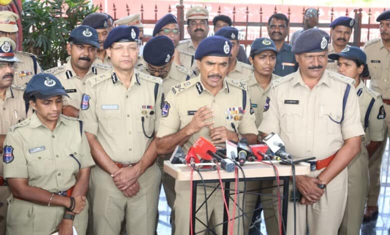 حیدرآباد میں گنیش مورتیوں کا وسرجن پُرامن طور پر اختتام پذیر،بعض افراد میں جھگڑے۔5مقدمات درج: کمشنرپولیس