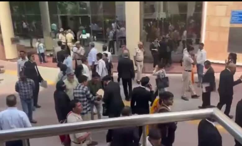 دہلی ہائی کورٹ میں بم کی دھمکی افواہ ثابت ہوئی
