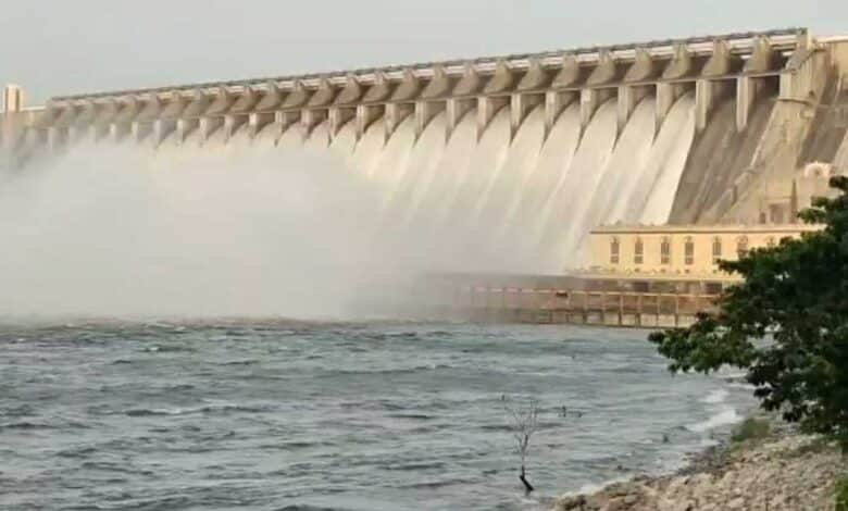 تلنگانہ: کڈم پروجیکٹ کے دروازے کھول کرپانی چھوڑا گیا