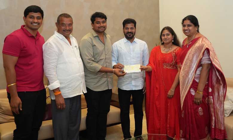 بیٹے کی شادی کا استقبالیہ منسوخ، سی ایم کو 2 کروڑ کا عطیہ