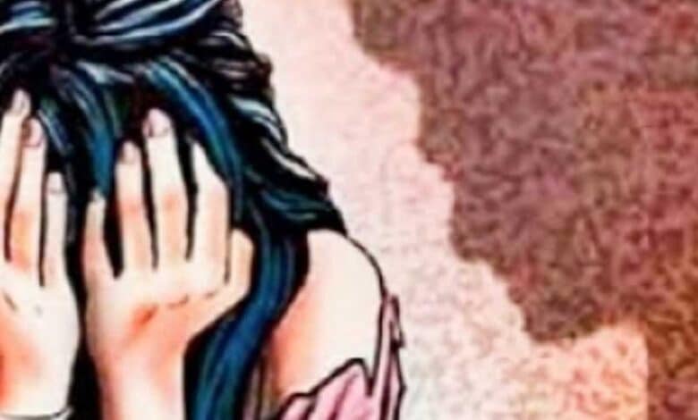 تلنگانہ: اسپتال میں میل نرس کی جانب سے لڑکی سے مبینہ زیادتی کی پولیس سے شکایت