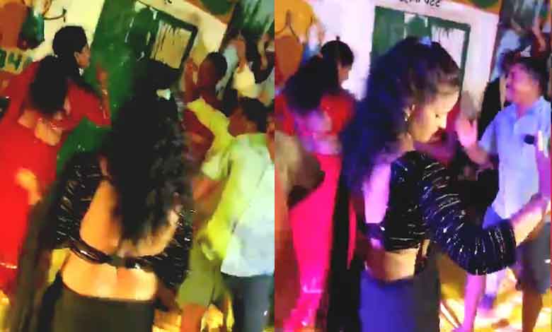سرکاری اسکول میں رات بھر اسٹیج ڈانسرز کا فحش ڈانس، شرمناک واقعہ