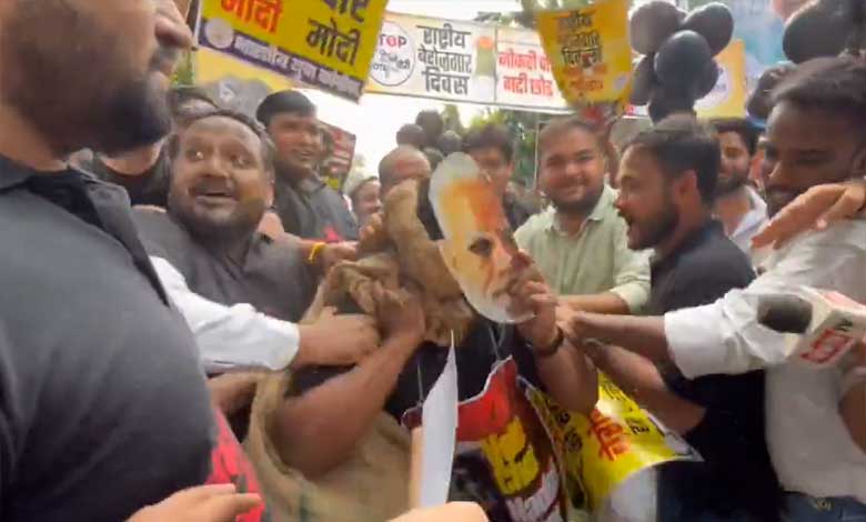 یوتھ کانگریس نے مودی کی سالگرہ پر یوم بے روزگاری منایا