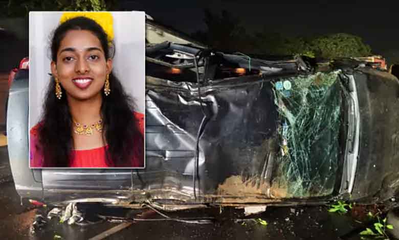 کار الٹ جانے سے خاتون سافٹ ویر انجینئر ہلاک