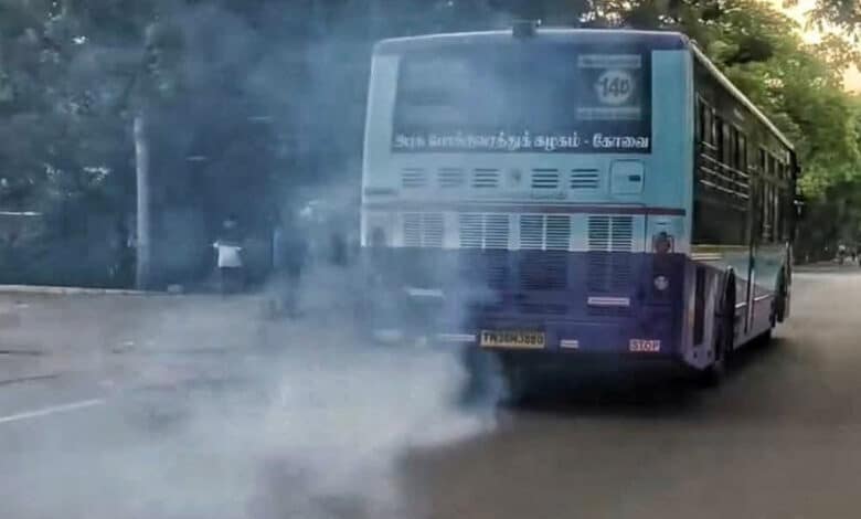 تلنگانہ: بس سے اچانک دھواں نکلنے سے مسافرین خوفزدہ