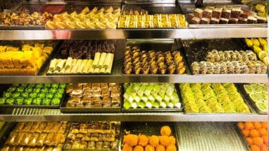 حیدرآباد: مٹھائیوں کی دکانات پر چھاپے،مصنوعی رنگوں کے استعمال کاانکشاف