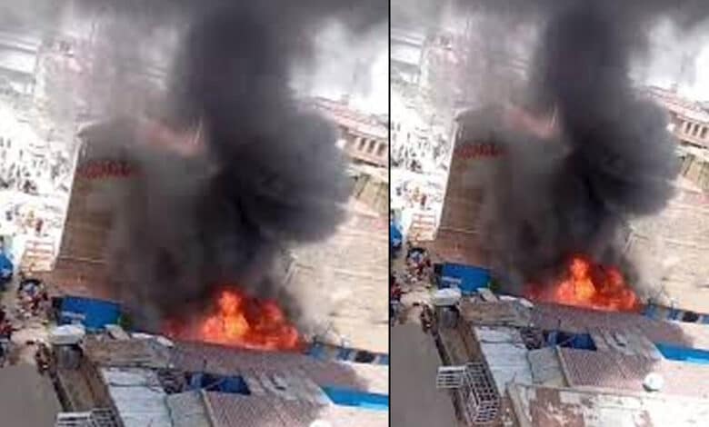 حیدرآباد: پتنگوں کے گودام میں بڑے پیمانہ پرآ گ لگ گئی