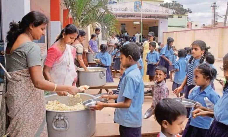 تلنگانہ: مڈ ڈے میل اسکیم، ملازمین کی تنخواہوں کیلئے فنڈس جاری
