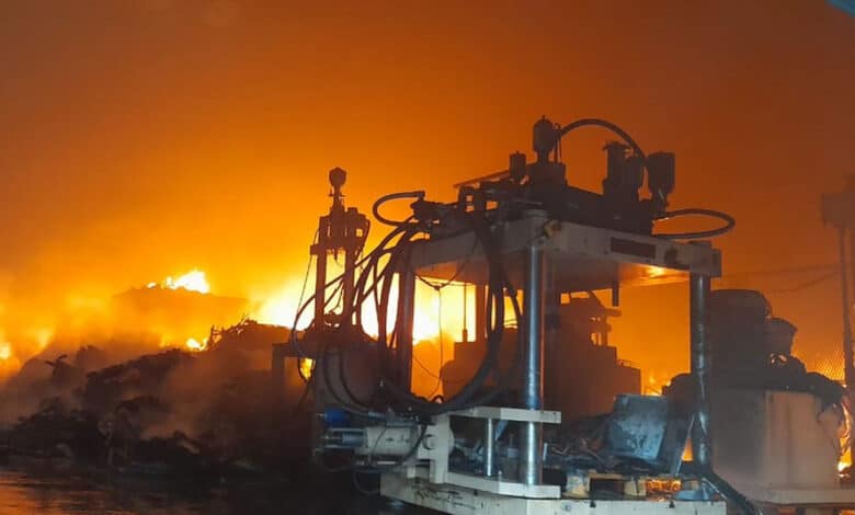 حیدرآباد کے موسی پیٹ میں گودام میں خطرناک آگ لگ گئی