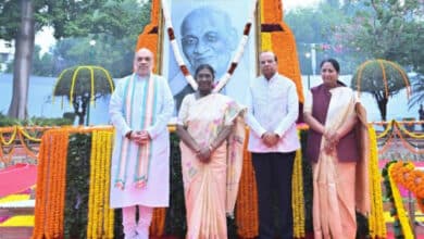 مرمو اور شاہ نے سردار پٹیل کو خراج عقیدت پیش کیا، شاہ نے رن فار یونٹی کو جھنڈی دکھائی