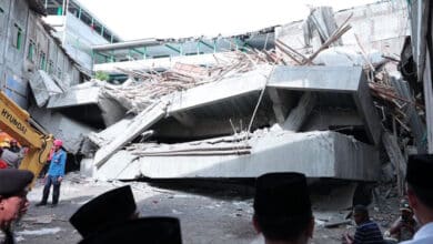 انڈونیشیا میں اسکول کی عمارت منہدم،37افراد کی موت