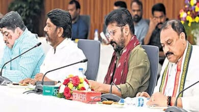 تلنگانہ کے وزیرپونم پربھاکر نے وزیراعلی اوردیگر کو بی سی طبقات کو ریزرویشن کی پیشرفت سے واقف کروایا