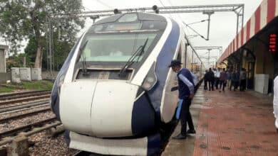 تکنیکی خرابی، تلنگانہ کے ضلع محبوب آباد میں وندے بھارت ٹرین اچانک رک گئی