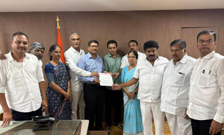 آرٹی سی بس کرایوں میں اضافہ کے خلاف بی آرایس کی منیجنگ ڈائرکٹر سے نمائندگی