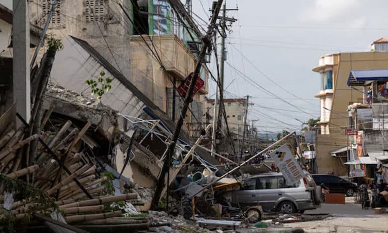 فلپائن کے ساحلی علاقوں میں 7.5 شدت کا زلزلہ، کئی ملکوں میں سونامی وارننگ جاری
