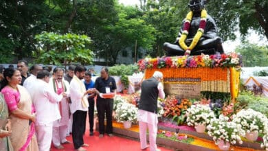 گورنر اور وزیراعلی تلنگانہ کا گاندھی جی کوخراج