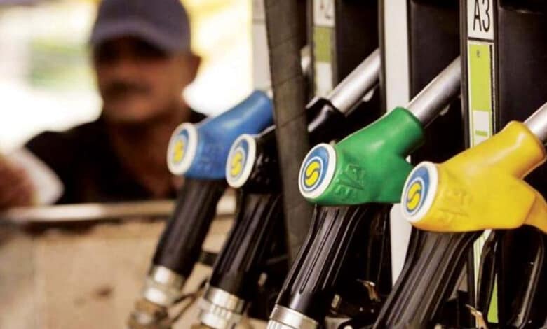 اے پی سرحد پر پٹرول، ڈیزل کی کم قیمتیں۔وی کوٹ علاقہ میں عوام کا ہجوم